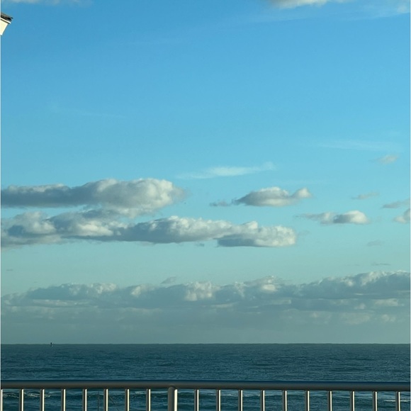 Meet your Posher, Jennifer - Picture 1 of 1